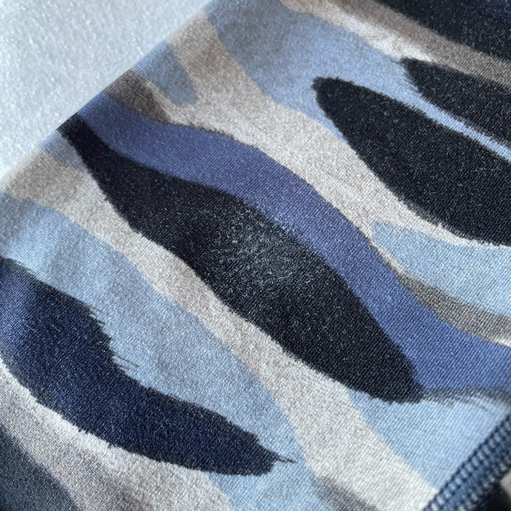 Lululemon Leggings Womens 2 Blue Gray Midi Camo Activewear Color-Block Logo Gym - Picture 3 of 6